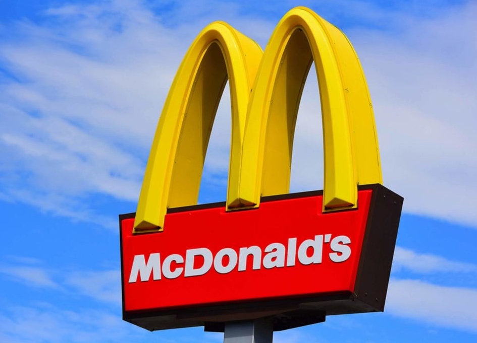 the-true-story-behind-the-mysterious-mcdonalds-gold-card-673955074-Vytautas-Kielaitis-1024x683