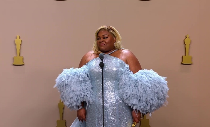 Da’Vine Joy Randolph celebrates her Oscar win